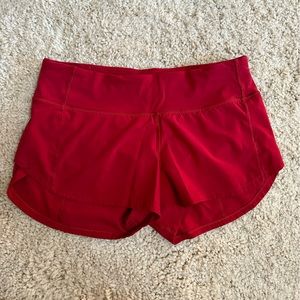 Iululemon red shorts 2.5”
